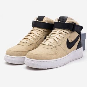 Neutral AF1 premium mids 🔥 

Style Code: 857666-001